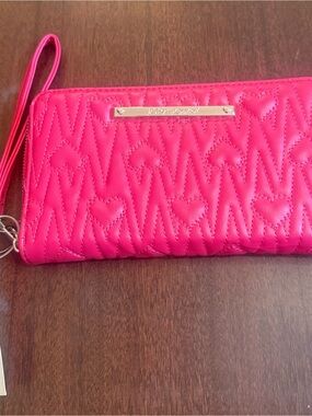 Betsey Johnson Red Quilted Heart Zip Around Wristlet Wallet NWT